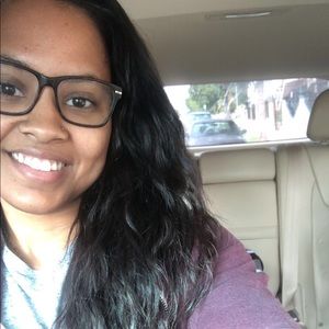 Meet your Posher, Dominique